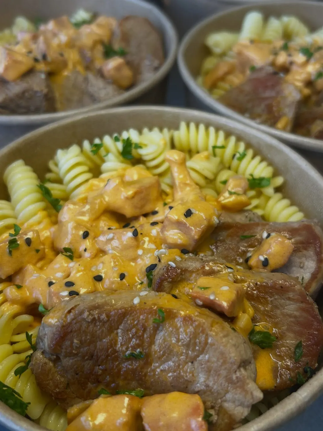 Filet mignon sauce chorizo et ses pâtes, plat du jour fait maison à emporter Aumont-Aubrac